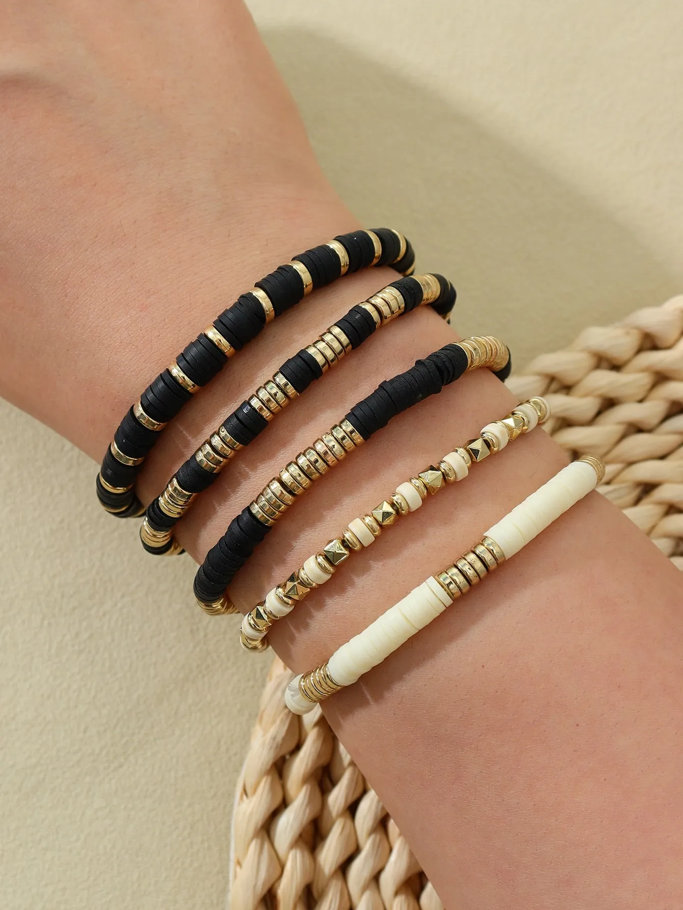 5pcs/set Fashionable Elastic Bracelet Set With Soft Pottery Beads