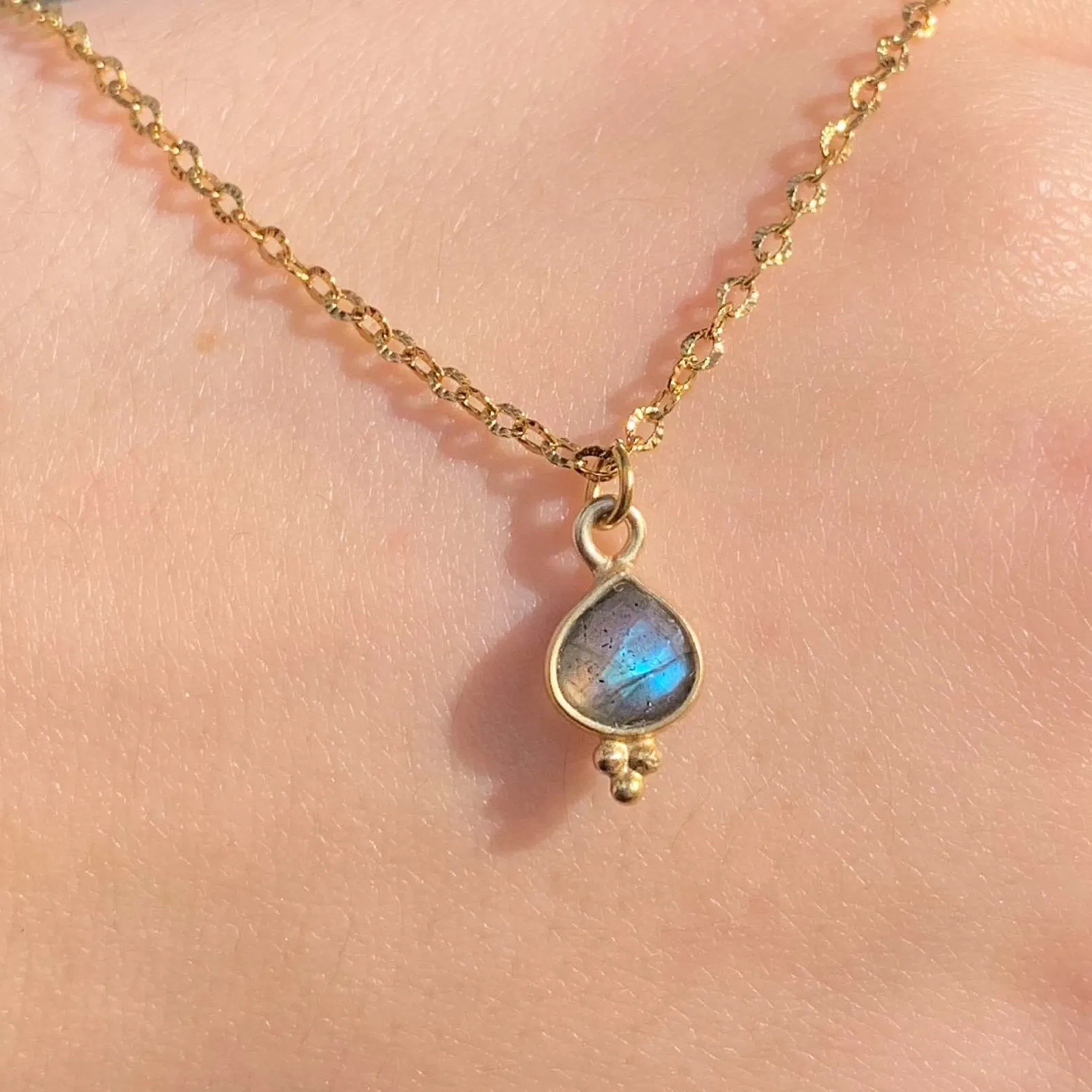 Dainty Labradorite Necklace