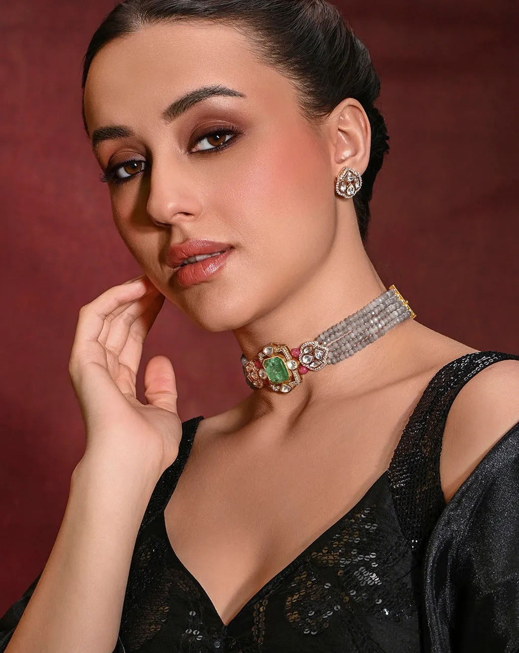 Dazzling Choker With Earrings