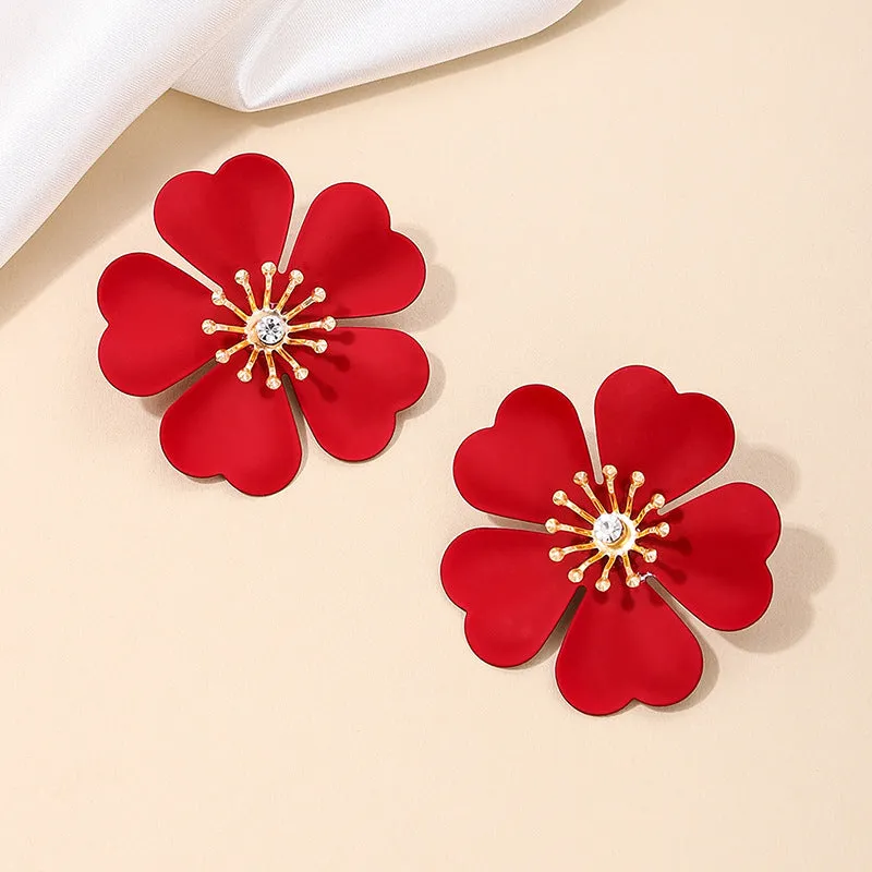 Exquisite Metallic Heart and Petal Stud Earrings with a Fashionable Twist