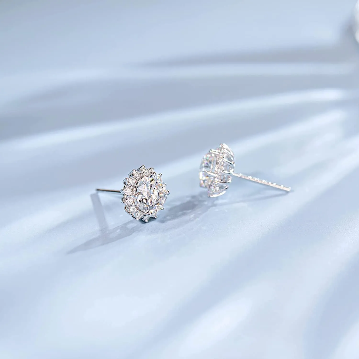 FANCIME 2.2CTTW Moissanite Flower 14K White Gold Stud Earrings