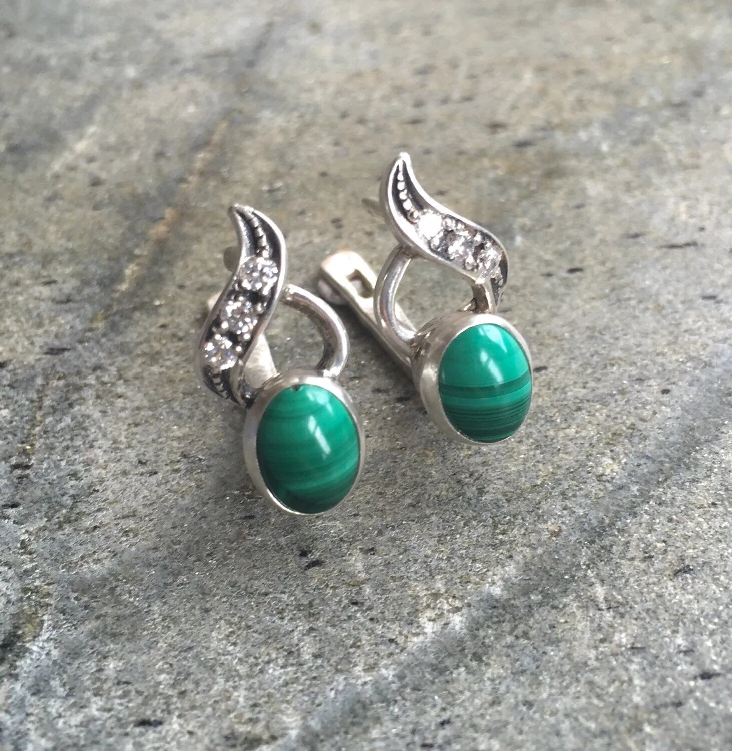 Malachite Earrings - Green Oval Earrings - Vintage Drop Earrings