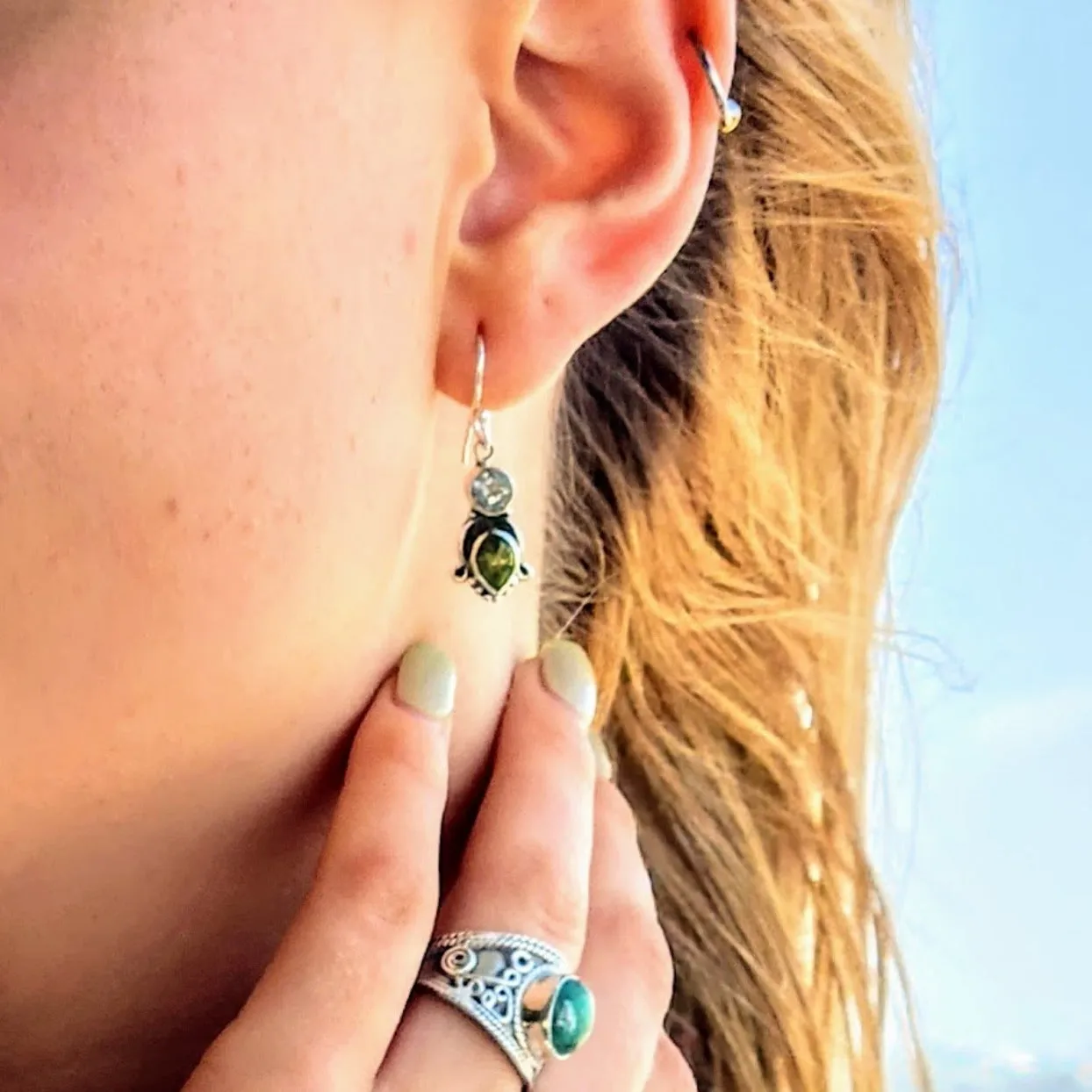 NATURAL DROPS - AQUAMARINE & PERIDOT 925 HOOK EARRINGS