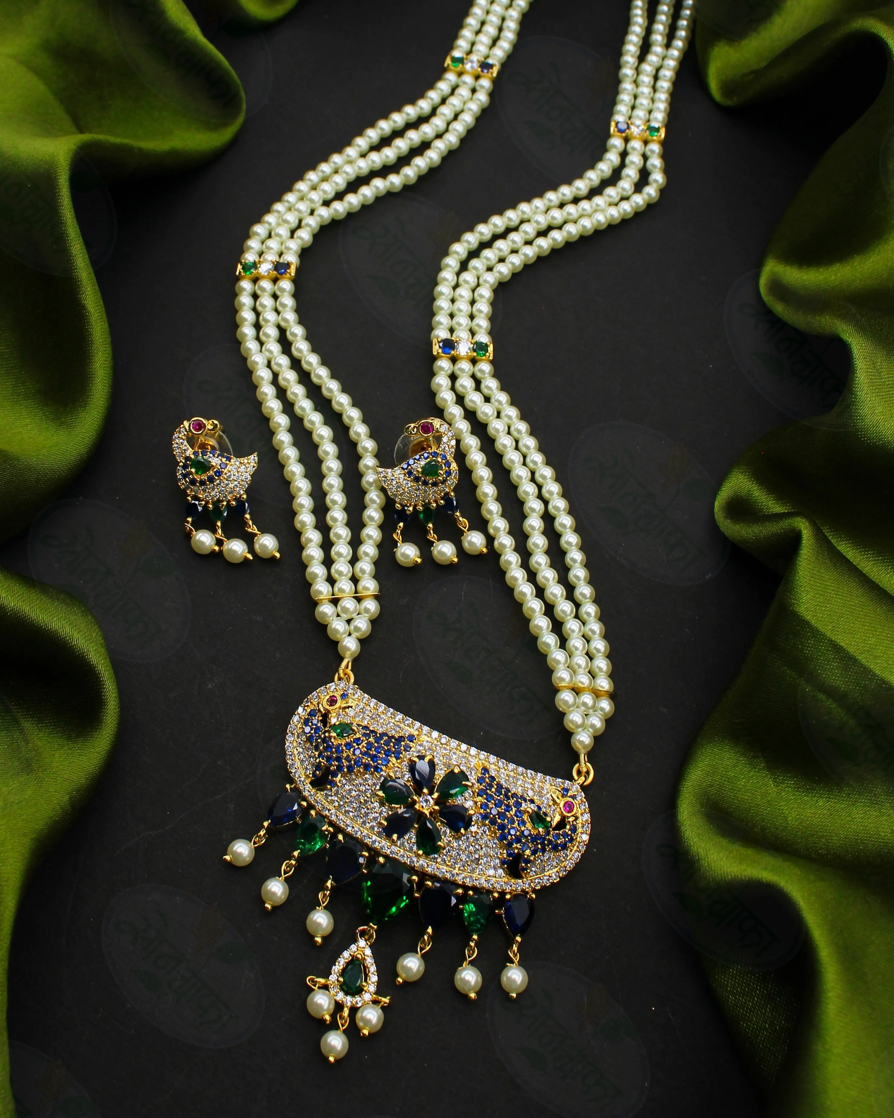 TRENDY MOTI NECKLACE