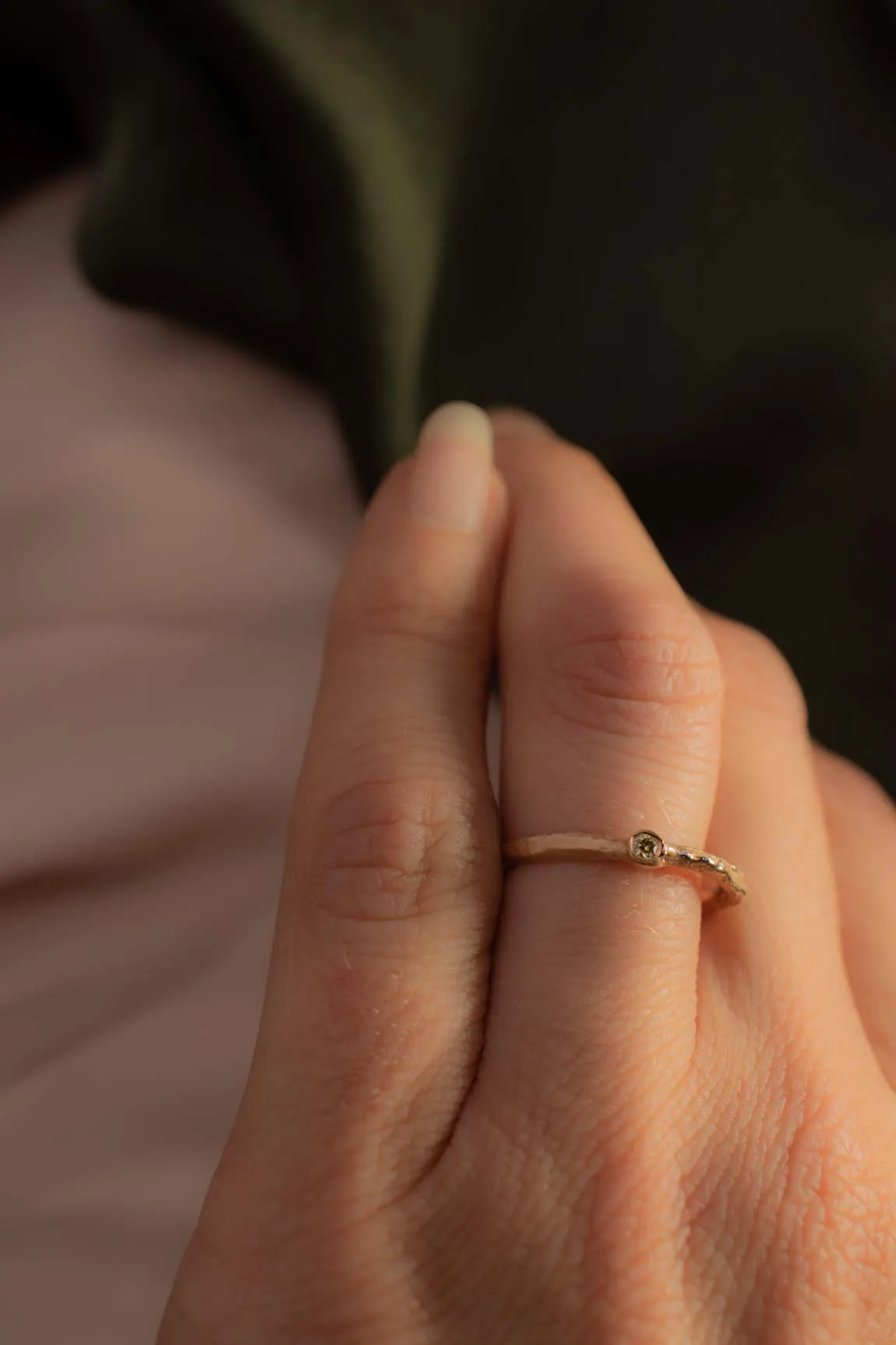 Twiggy ring V wave / stacking ring  - Style N°43 forest green diamond